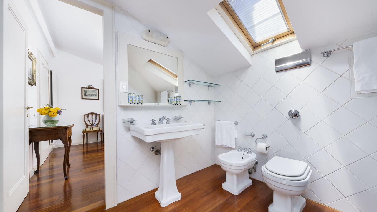Photo of Bathroom in Dorsoduro