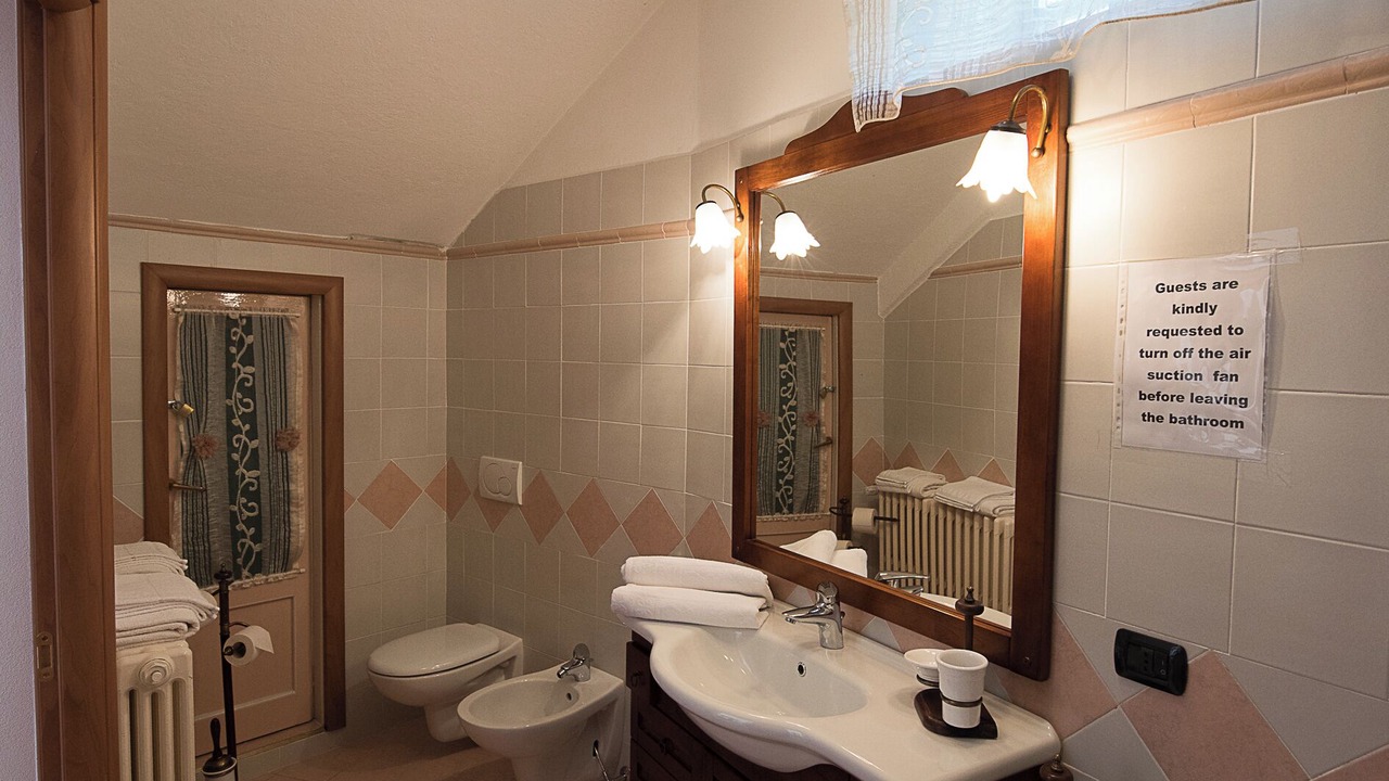 Photo of Bathroom in Carate Urio