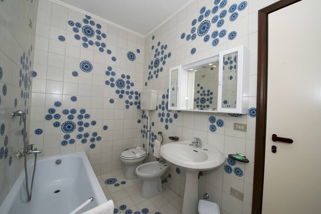 Photo of Bathroom in Frader