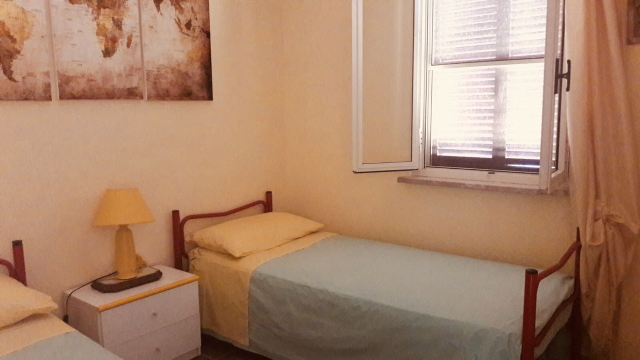 Photo of Bedroom in Latina Lido