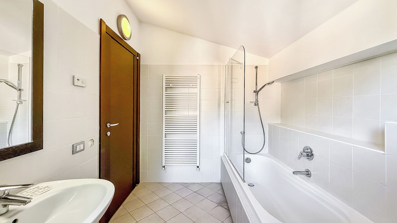 Photo of Bathroom in Menaggio