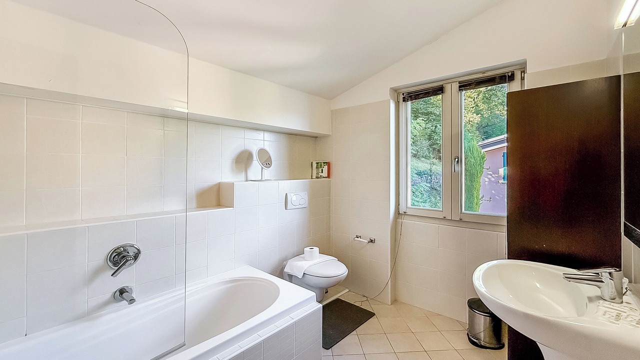 Photo of Bathroom in Menaggio