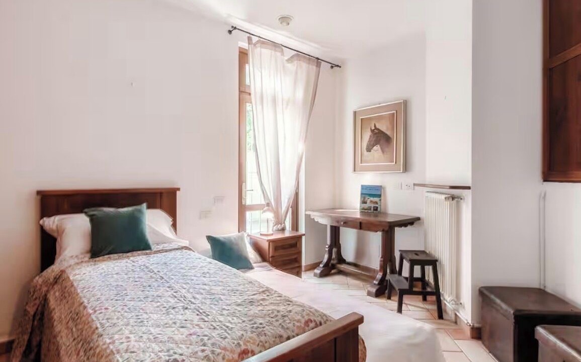 Photo of Bedroom in Torno