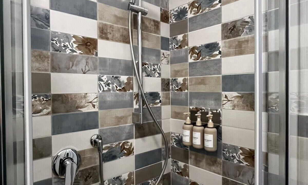 Photo of Bathroom in Crema