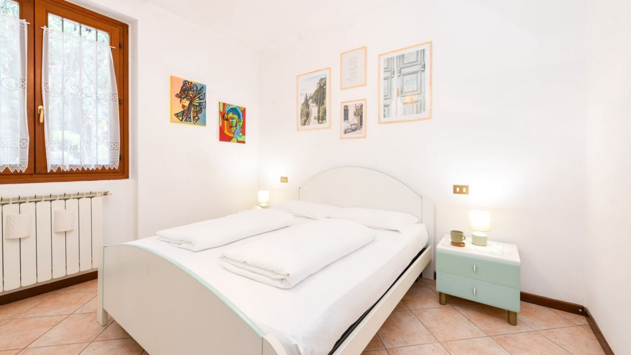 Photo of Bedroom in Toscolano Maderno