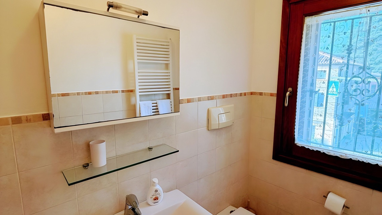 Photo of Bathroom in Zovon
