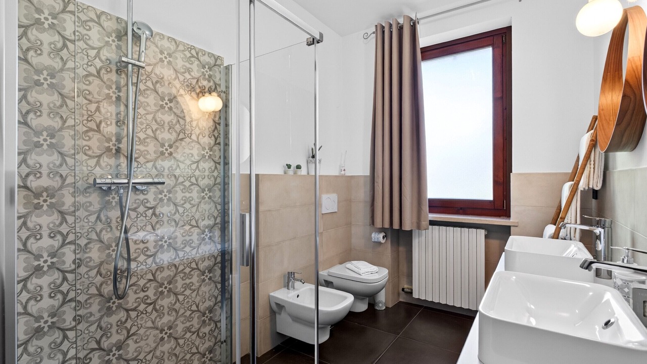Photo of Bathroom in Costermano