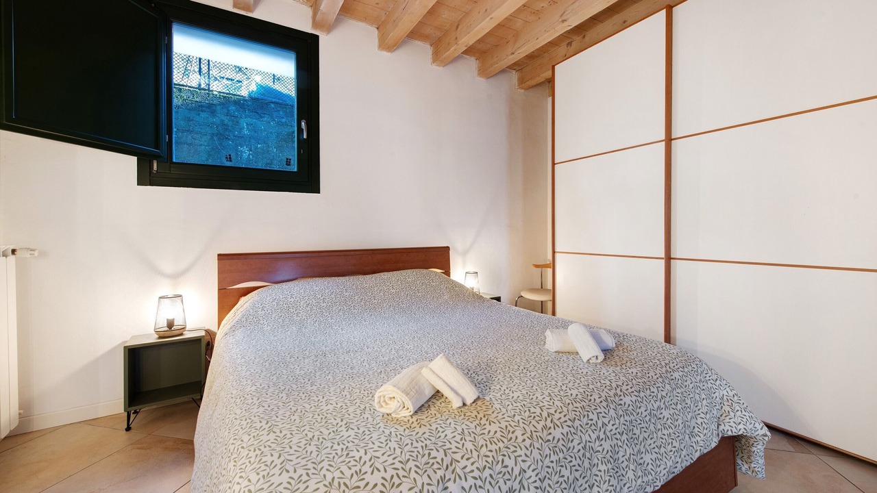 Photo of Bedroom in Sale Marasino