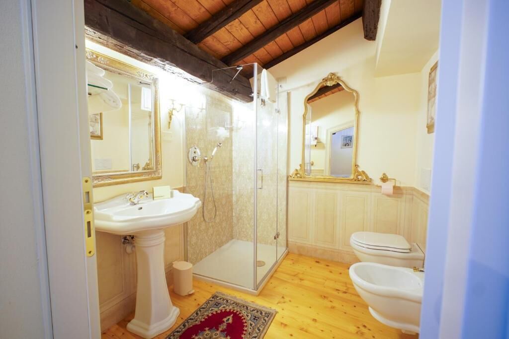 Photo of Bathroom in Est