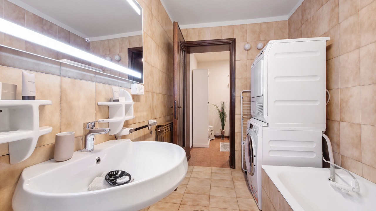 Photo of Bathroom in Arveaco