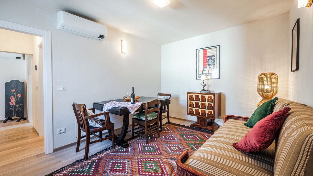 Photo of Livingroom in Old Town