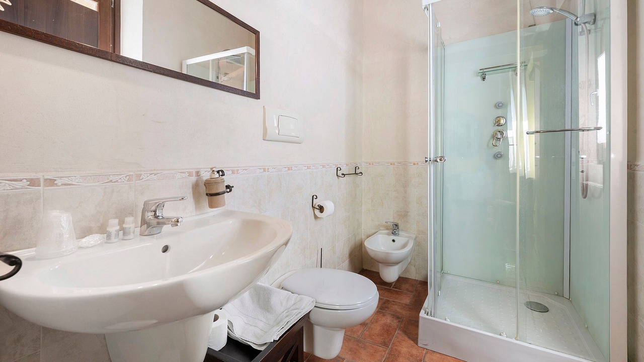 Photo of Bathroom in Marone