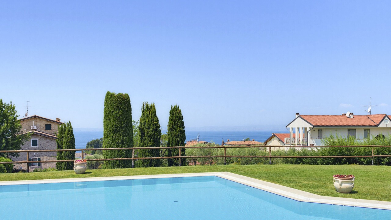 Photo of Outdoor in Calmasino