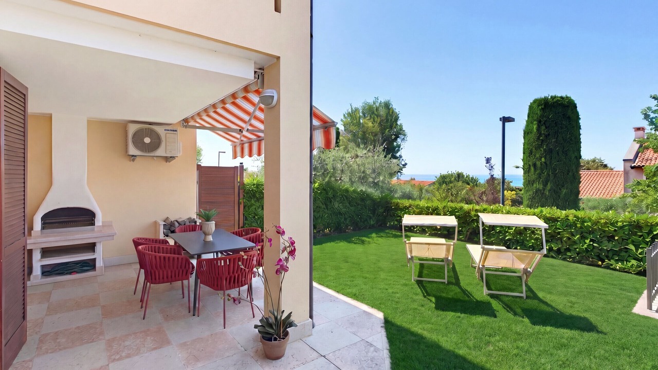Photo of Outdoor in Calmasino