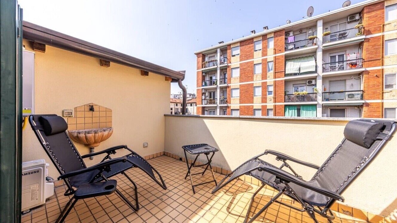 Photo of Patio Balcony in Chinatown
