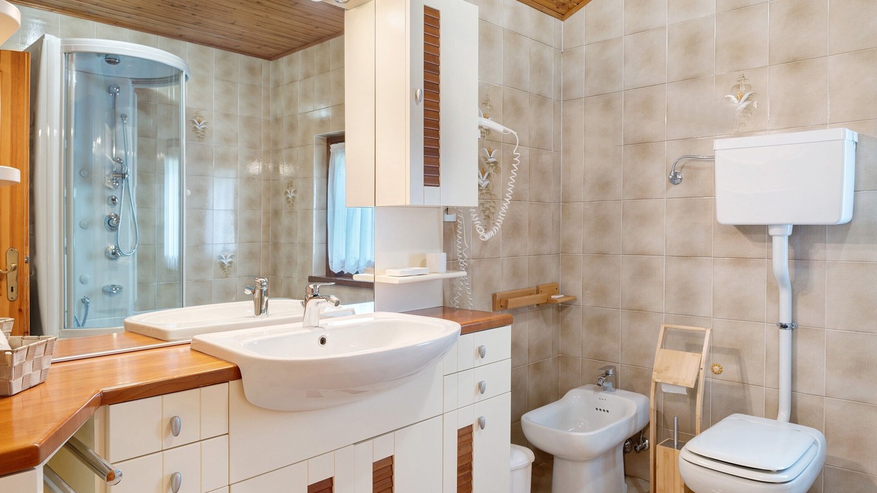 Photo of Bathroom in Molveno