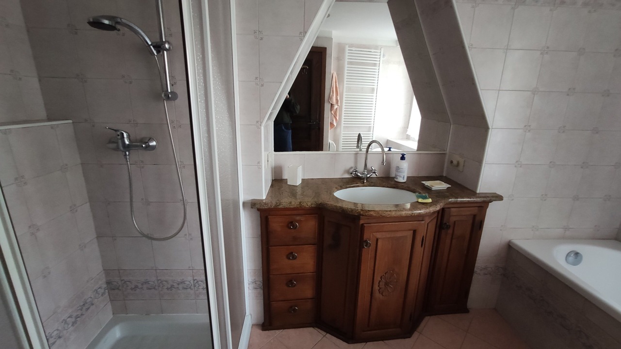Photo of Bathroom in Gurro