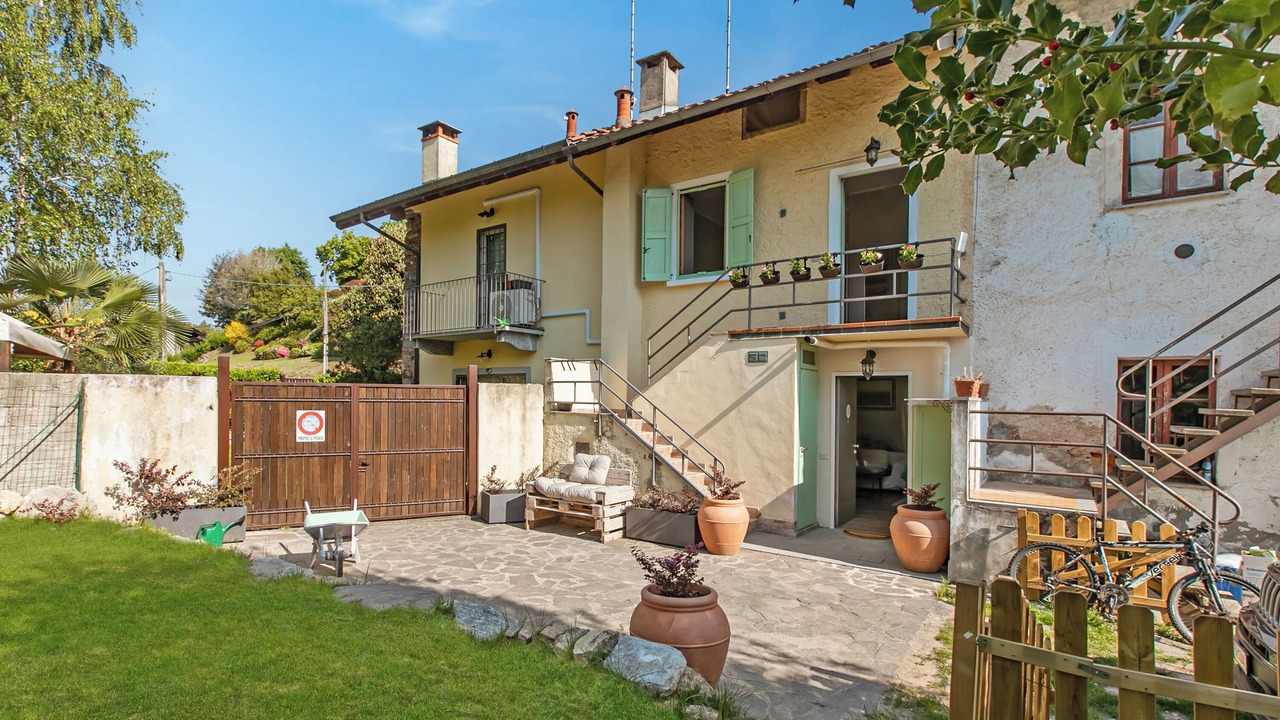 Photo of Outdoor in Angera