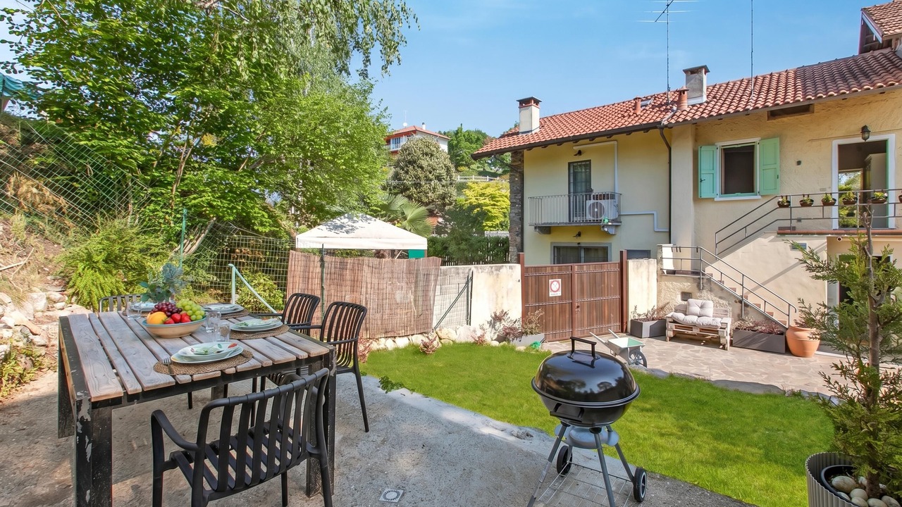 Photo of Outdoor in Angera