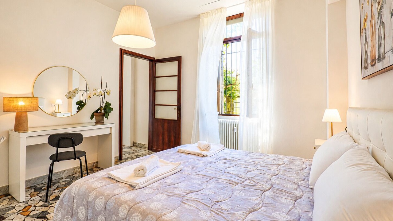Photo of Bedroom in Intra