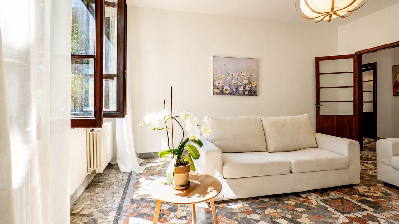 Photo of Livingroom in Intra