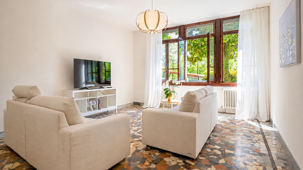 Photo of Livingroom in Intra