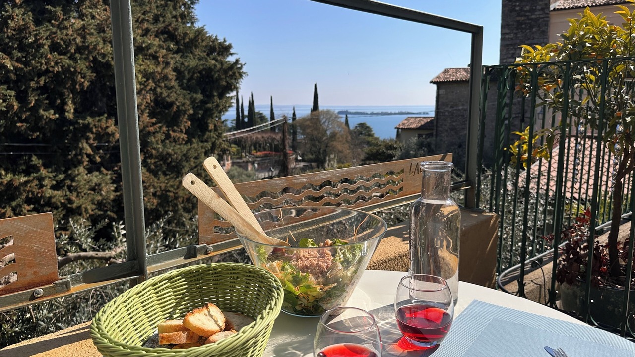 Photo of Outdoor in Morgnaga