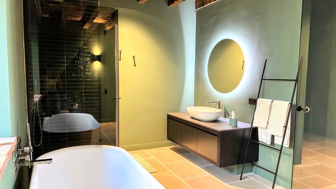 Photo of Bathroom in Adro