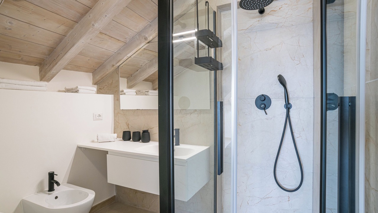 Photo of Bathroom in Menaggio