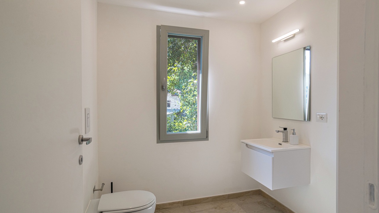 Photo of Bathroom in Menaggio