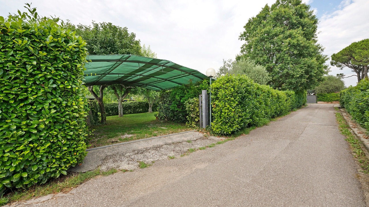 Photo of Outdoor in Calmasino