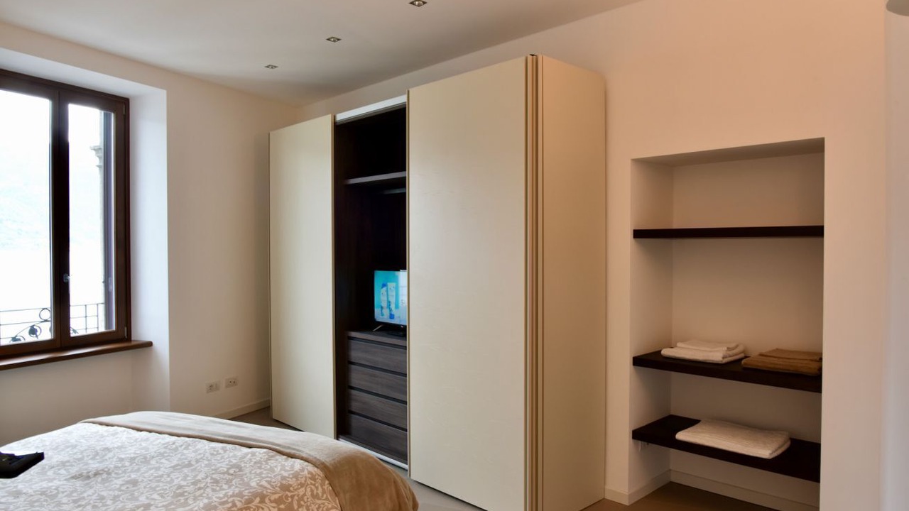 Photo of Bedroom in Lovere Old Town