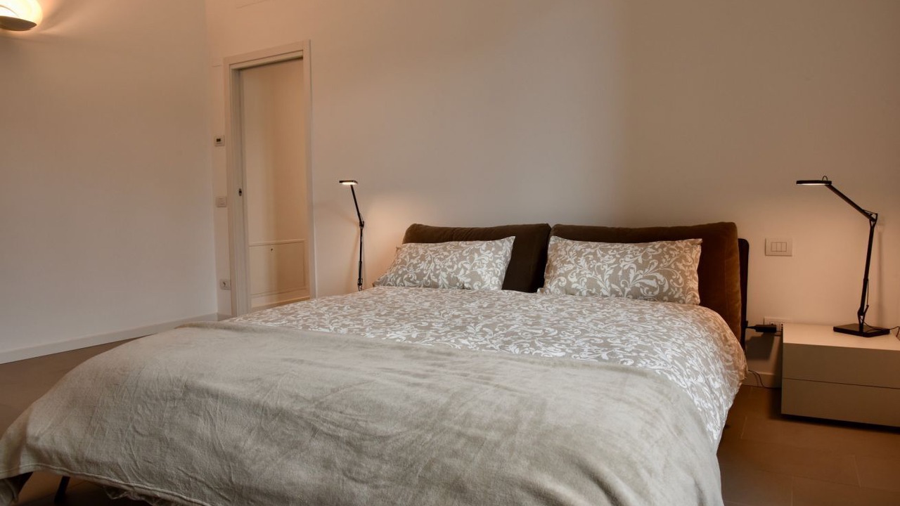 Photo of Bedroom in Lovere Old Town