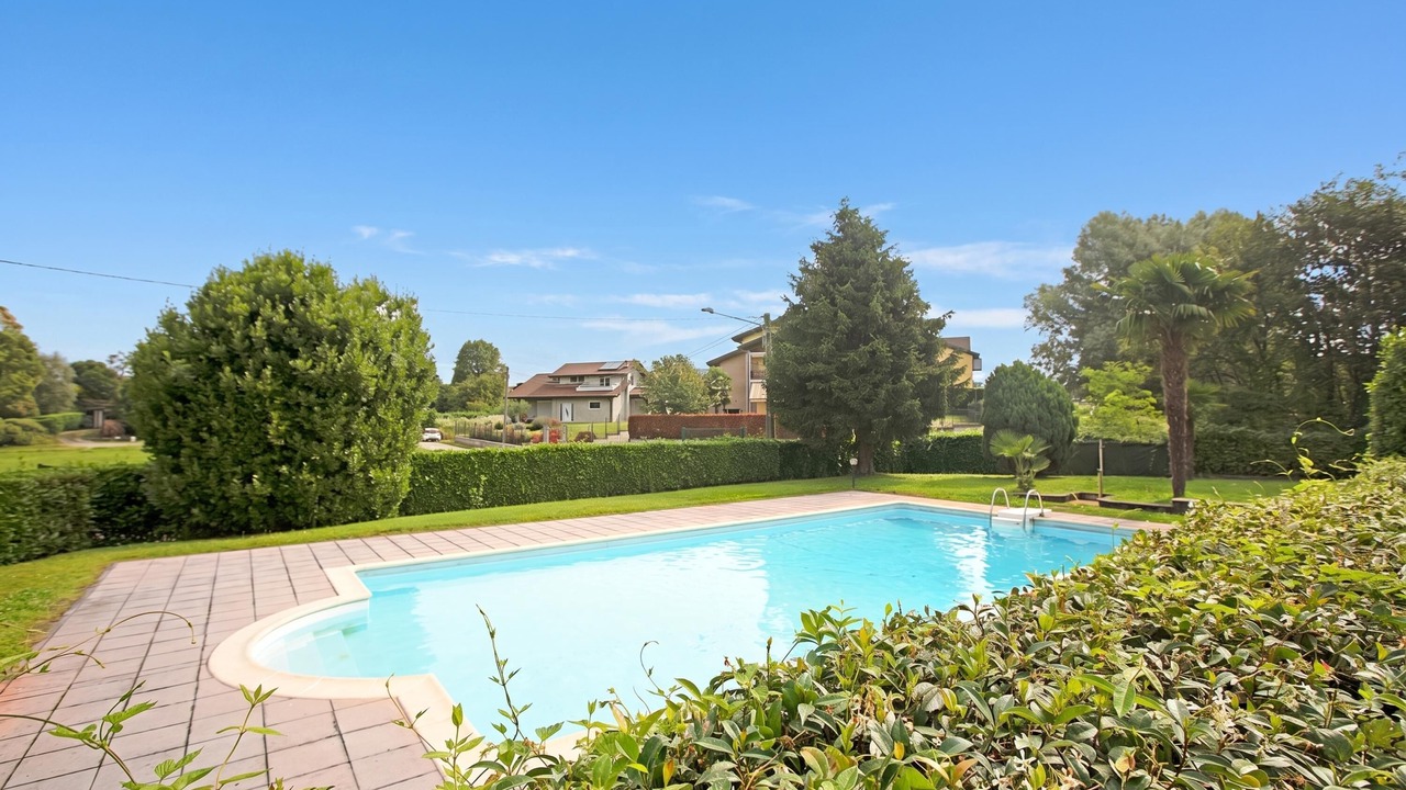 Photo of Outdoor in Angera