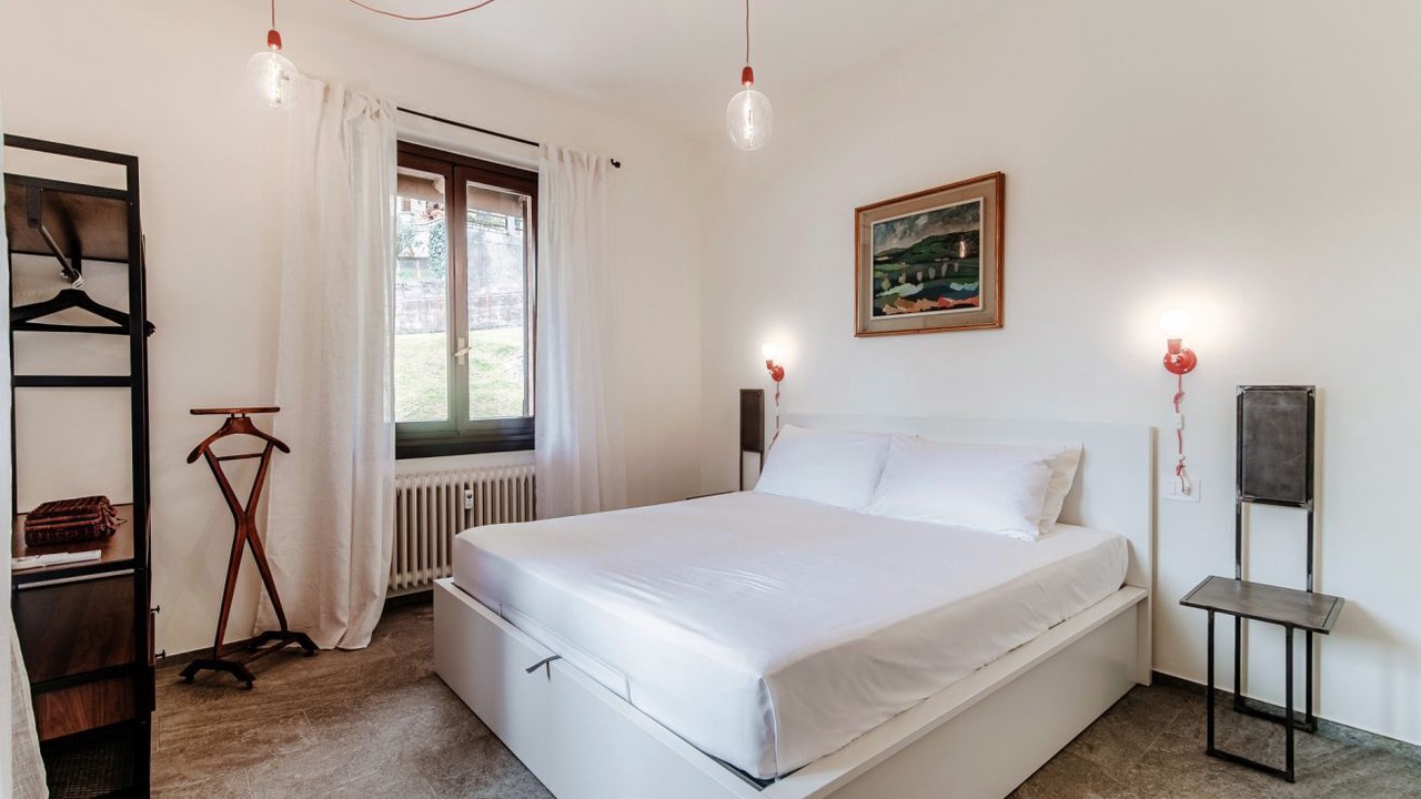 Photo of Bedroom in Menaggio