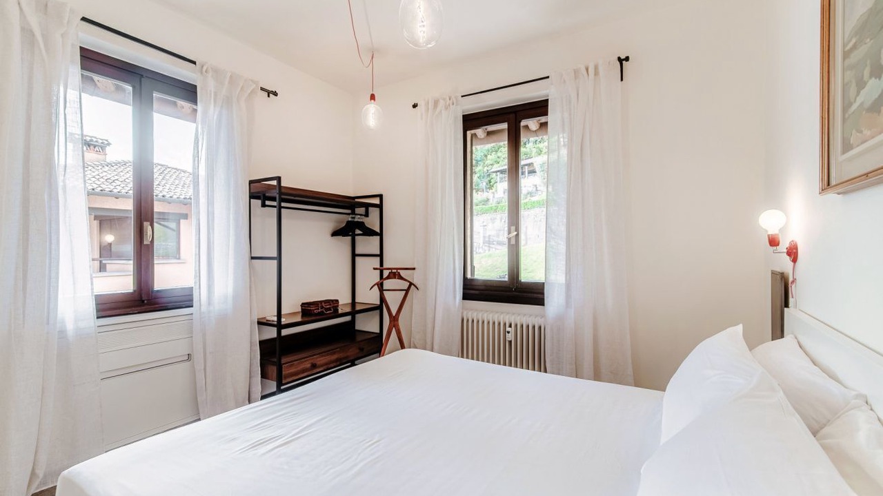 Photo of Bedroom in Menaggio