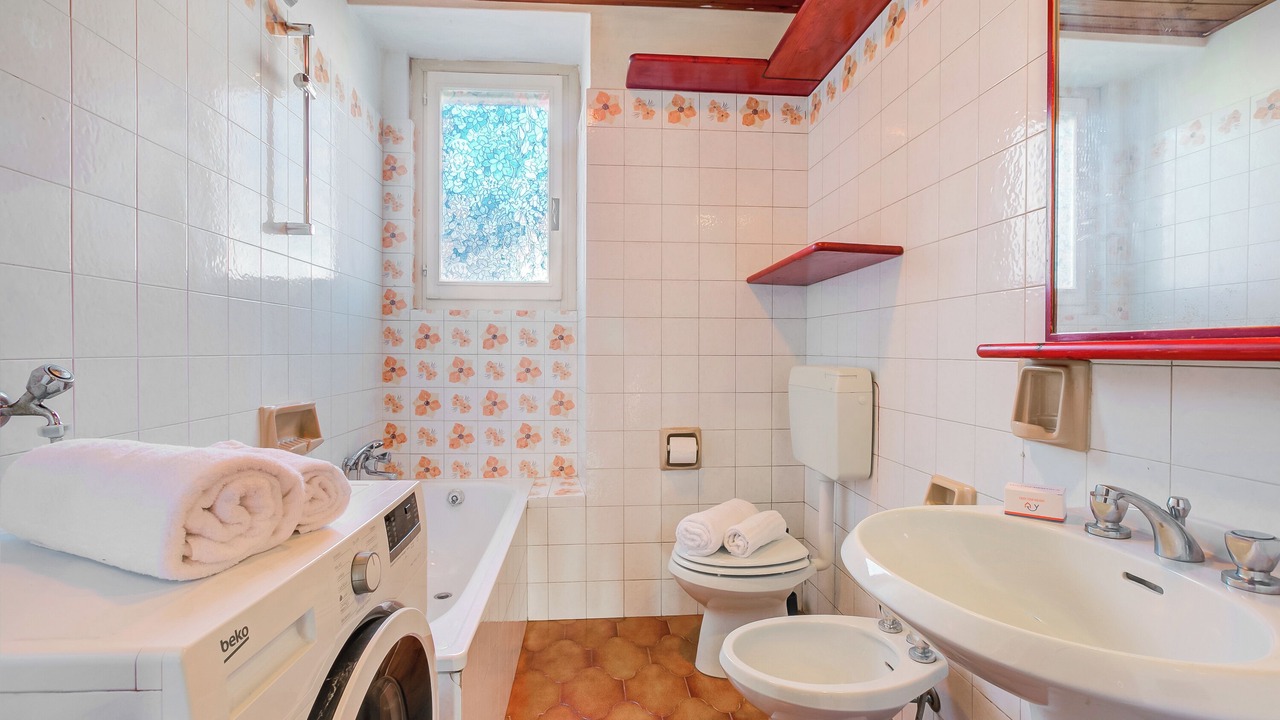 Photo of Bathroom in Lisanza