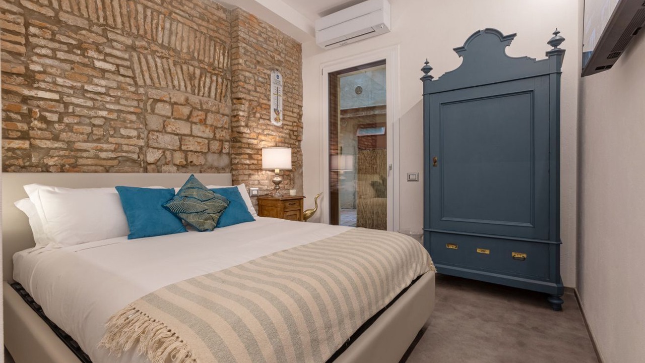 Photo of Bedroom in Ferrara Historic Centre