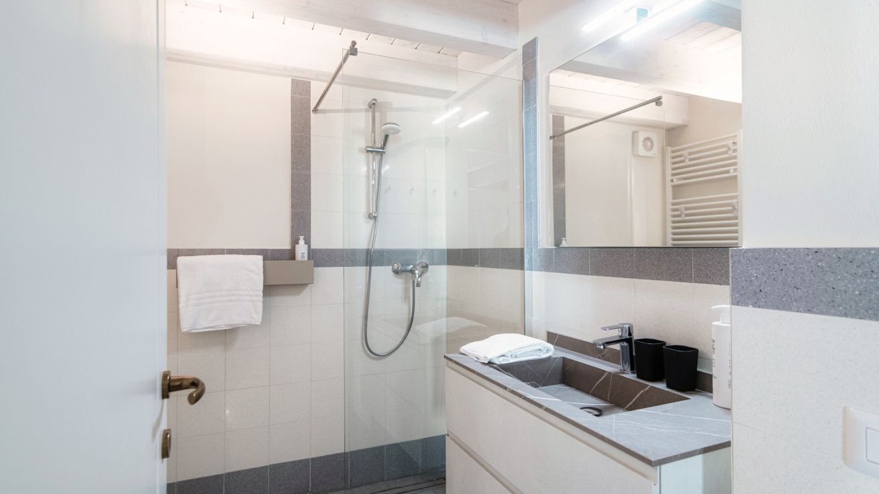 Photo of Bathroom in Menaggio