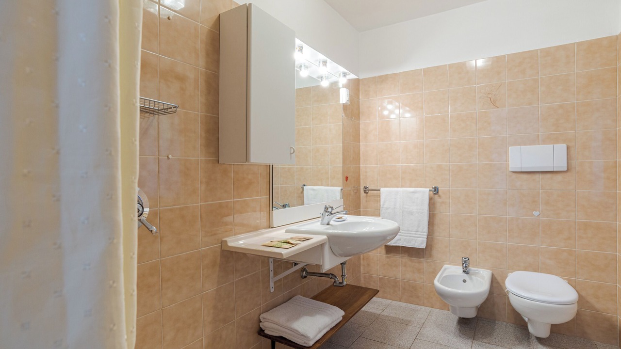 Photo of Bathroom in Menaggio