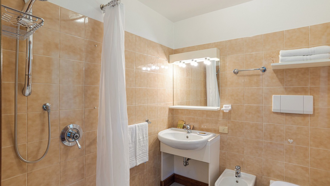Photo of Bathroom in Menaggio