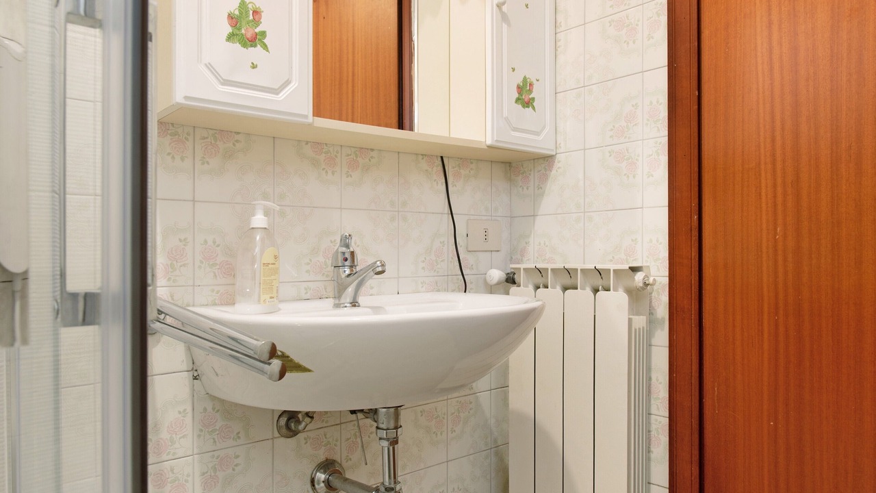 Photo of Bathroom in Intra