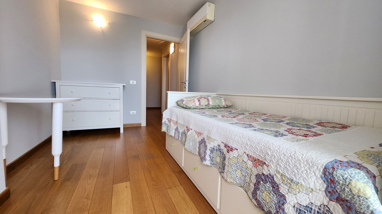 Photo of Bedroom in Toscolano Maderno