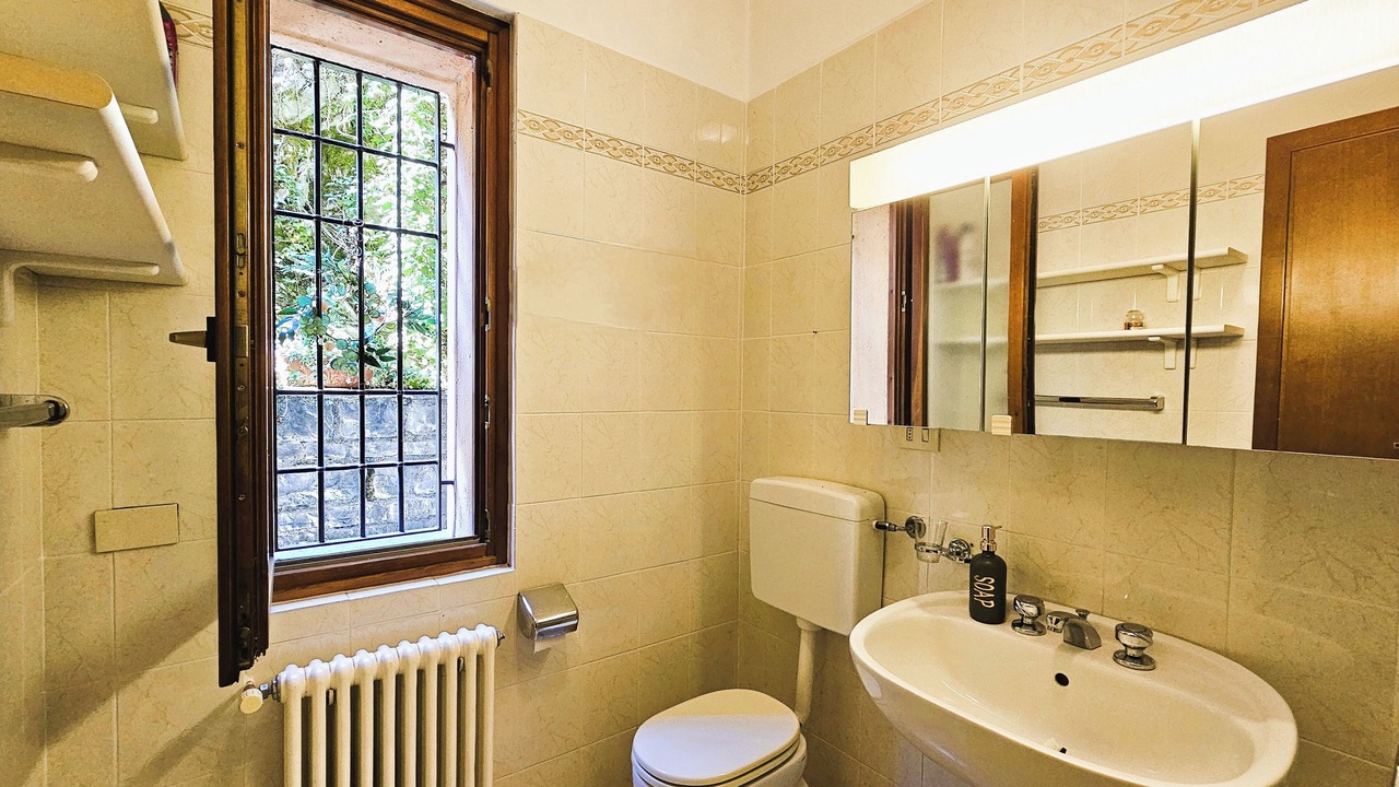 Photo of Bathroom in Menaggio