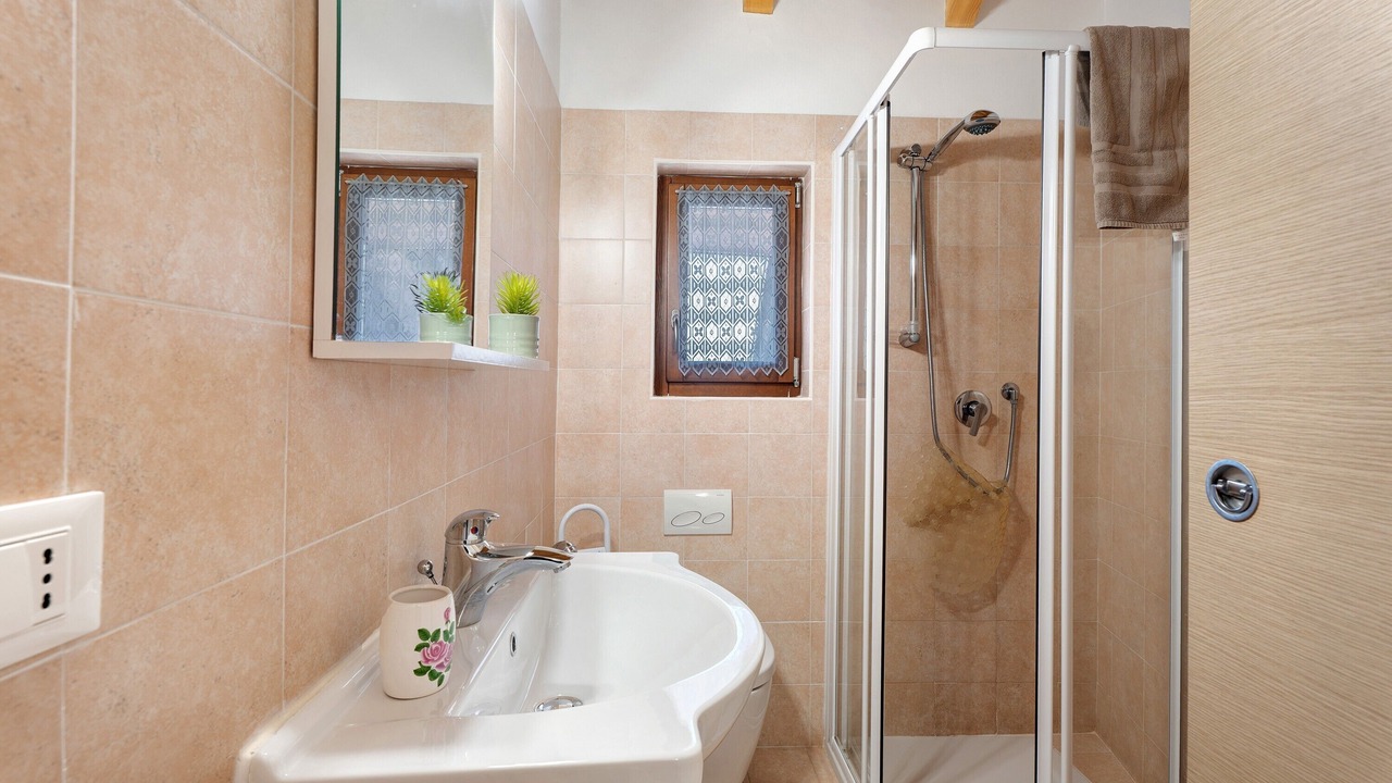 Photo of Bathroom in Armeno