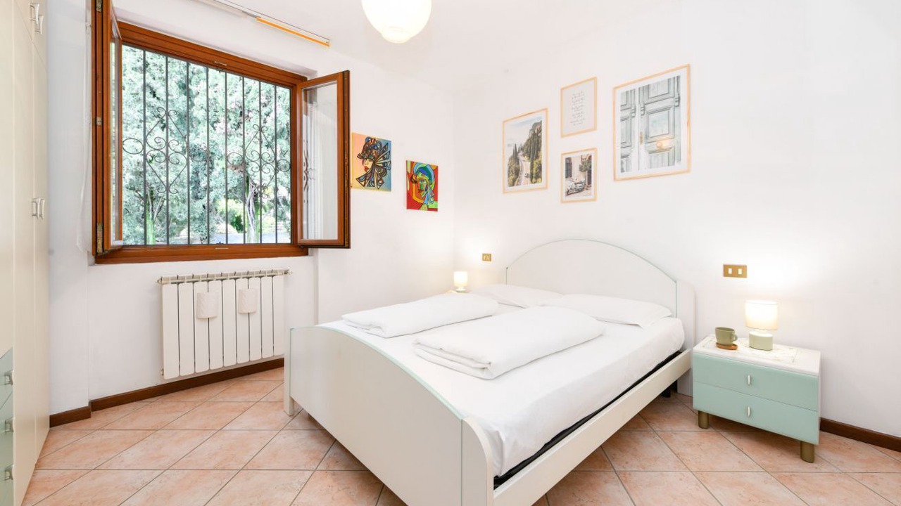 Photo of Bedroom in Toscolano Maderno