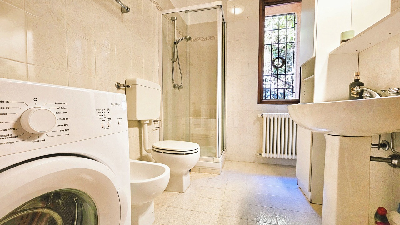 Photo of Bathroom in Menaggio
