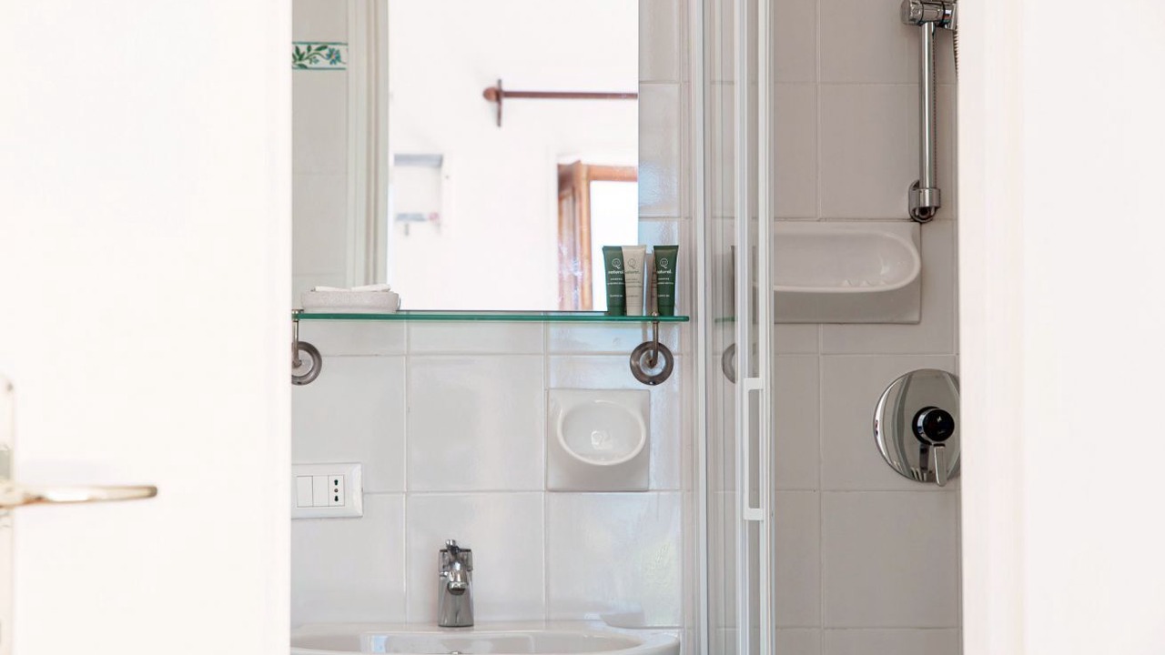Photo of Bathroom in Nesso