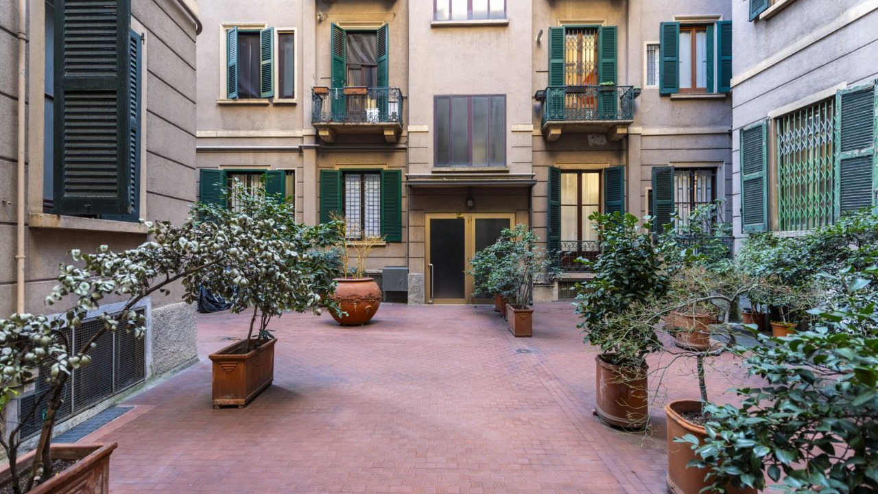 Photo of Outdoor in Magenta