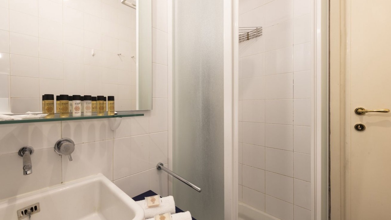 Photo of Bathroom in Magenta